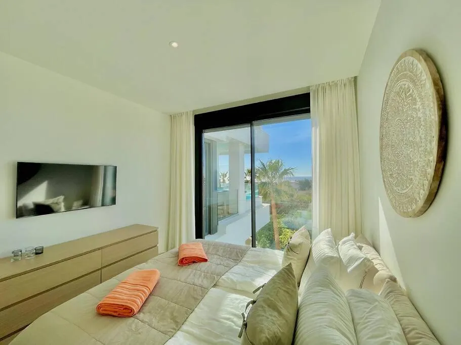 Santa Barbara Heights - Heated Pool, Gym, Bbq. Apartment Malaga