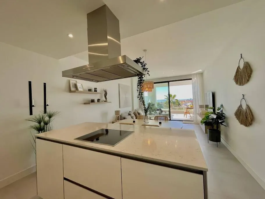Santa Barbara Heights - Heated Pool, Gym, Bbq. Apartment Malaga
