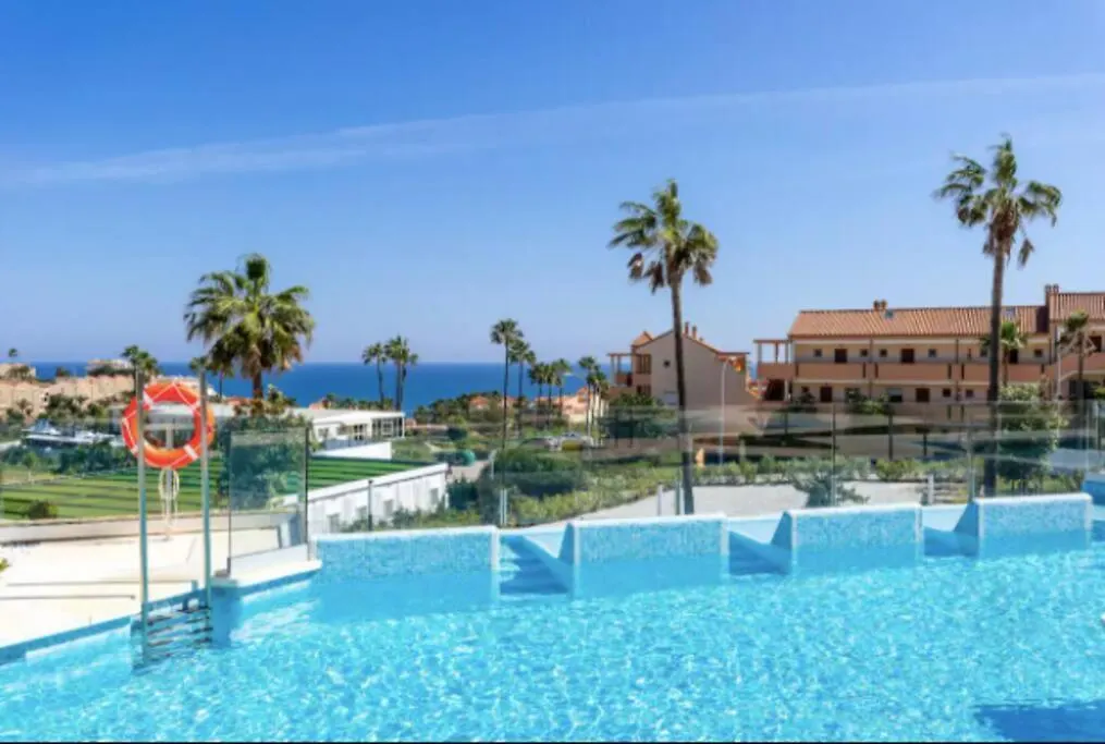 Santa Barbara Heights - Heated Pool, Gym, Bbq. Apartment Malaga