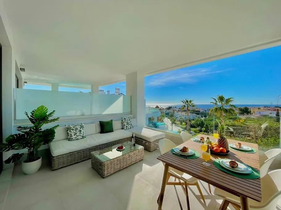 Santa Barbara Heights - Heated Pool, Gym, Bbq. Apartment Malaga Spain