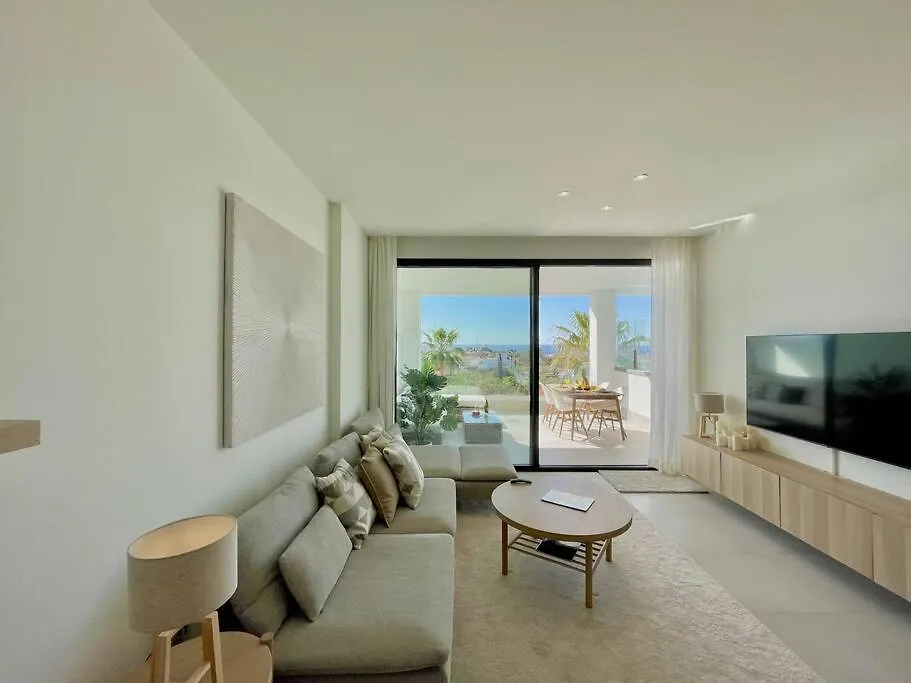 Santa Barbara Heights - Heated Pool, Gym, Bbq. Apartment Malaga