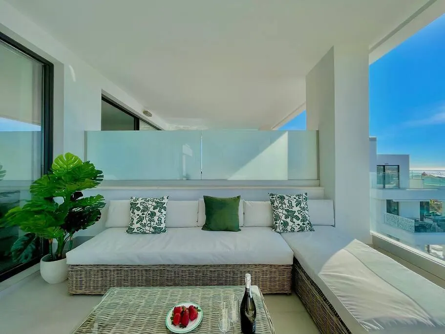 Santa Barbara Heights - Heated Pool, Gym, Bbq. Apartment Malaga