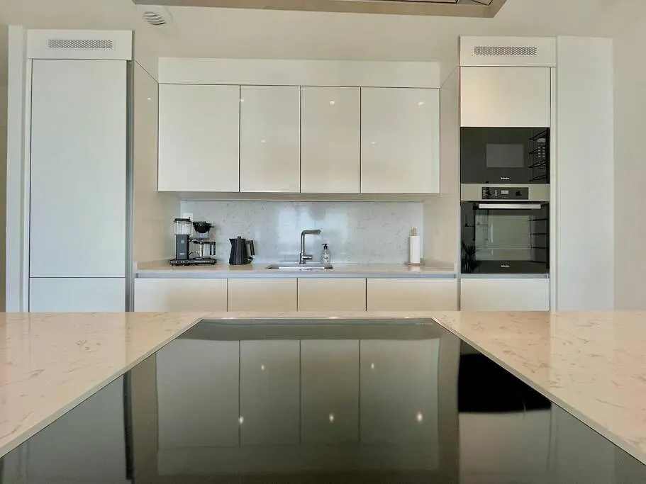Santa Barbara Heights - Heated Pool, Gym, Bbq. Apartment Malaga Spain