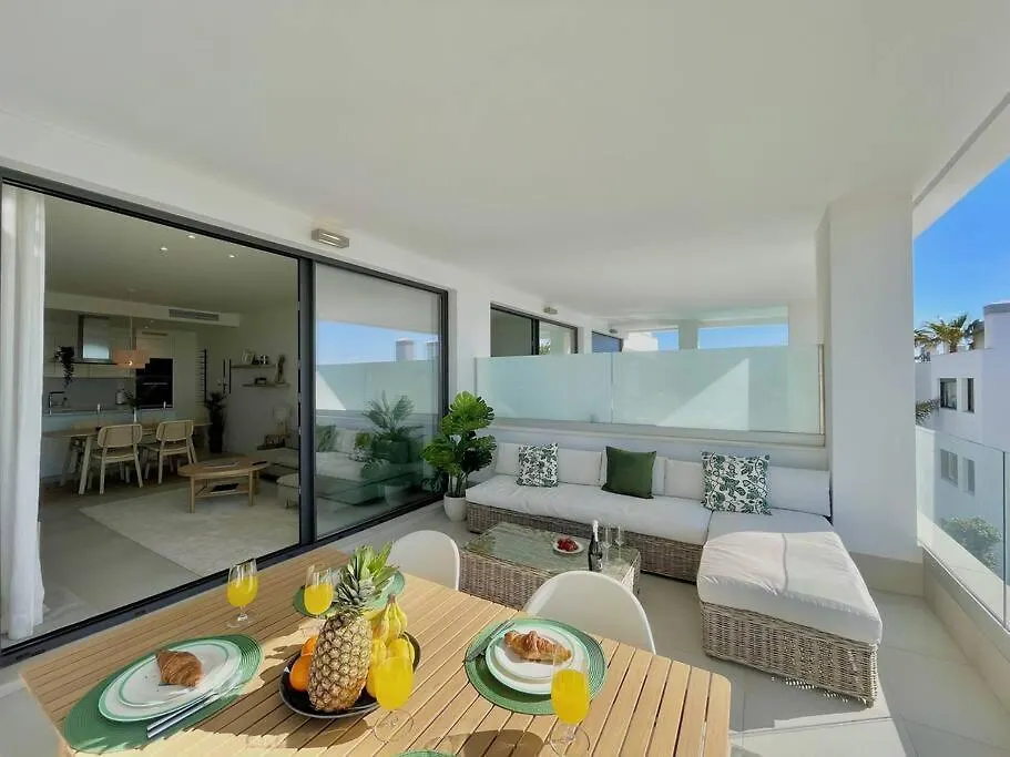 Santa Barbara Heights - Heated Pool, Gym, Bbq. Apartment Malaga