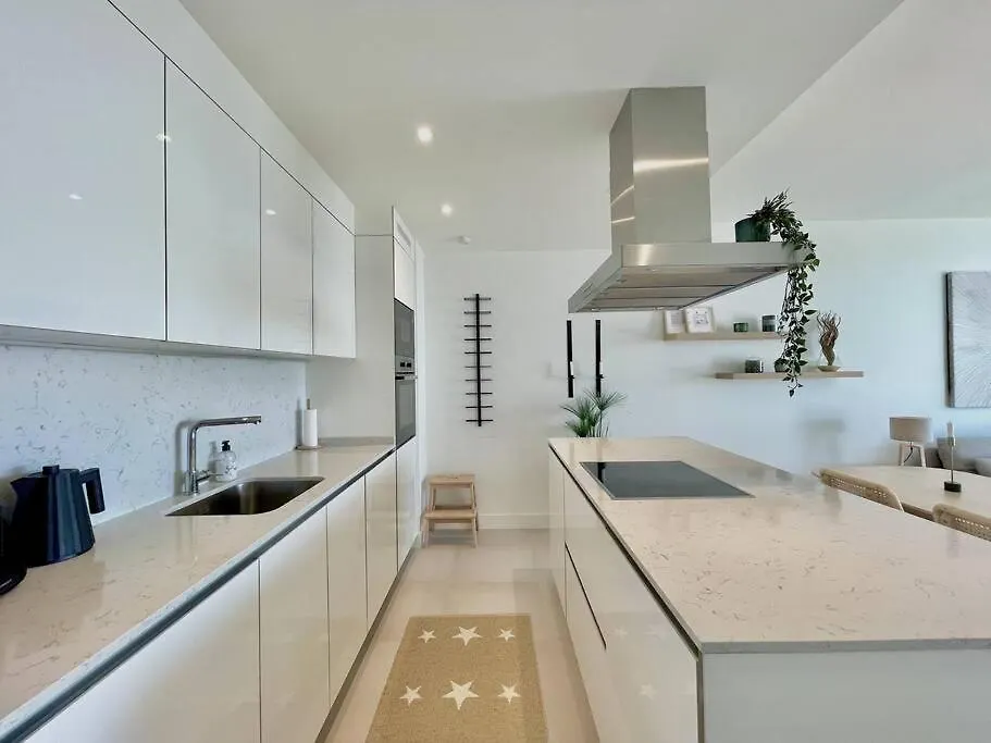 Santa Barbara Heights - Heated Pool, Gym, Bbq. Apartment Malaga Spain